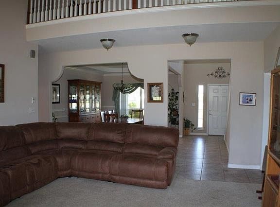 5th image of 222 Alexandra Dr