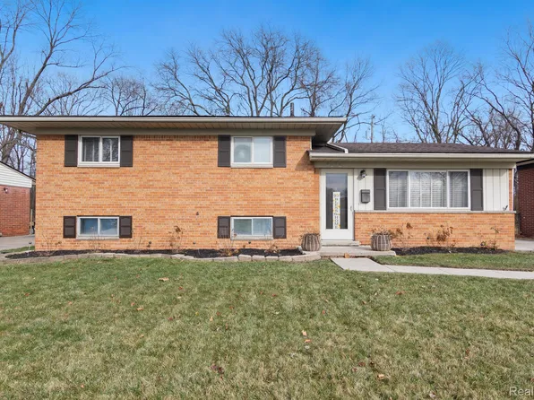 32726 Winona St, Westland, MI 48185