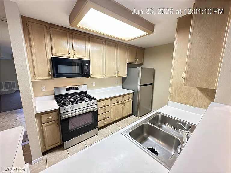 4873 S Torrey Pines Dr #103 — Photo 8