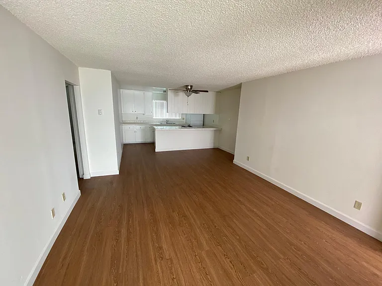 Anniversary Apartments — Photo 11