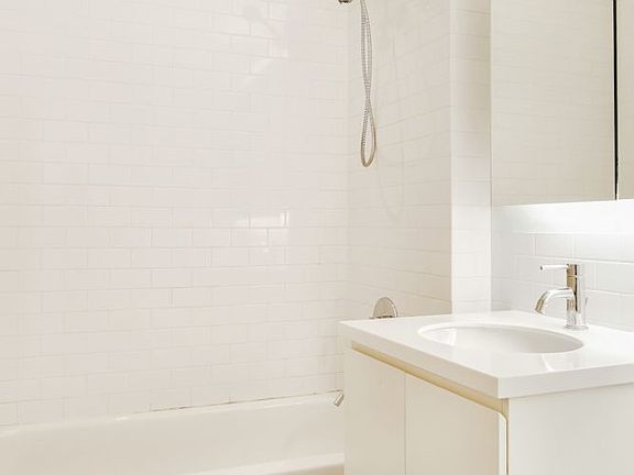 5th image of 189 Schermerhorn St APT 4D
