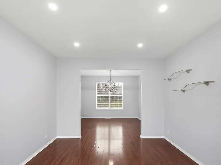 512 Normandy Ln — Photo 4