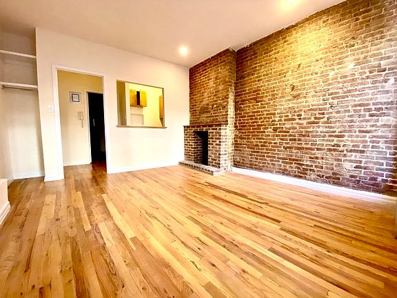 3rd image of 517 E 82nd St APT 3B