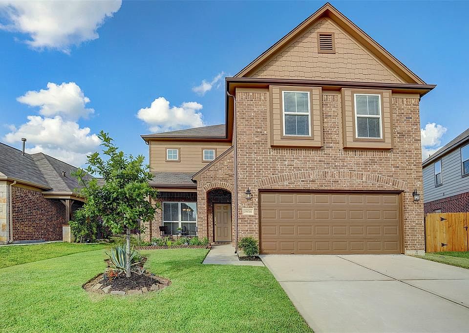 1st image of 19014 Woodland Leaf Ln