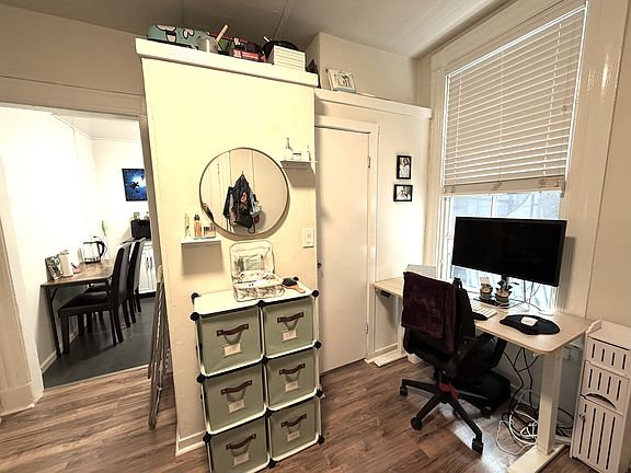 4th image of 138 Hermann St #7