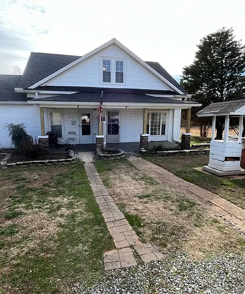 208 Harmon Rd #3 — Photo 1