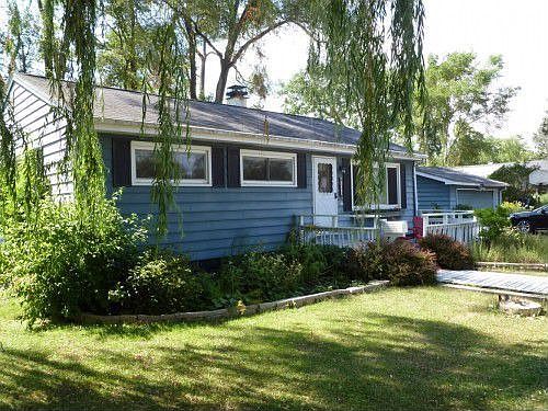 3rd image of 310 E Willow Dr