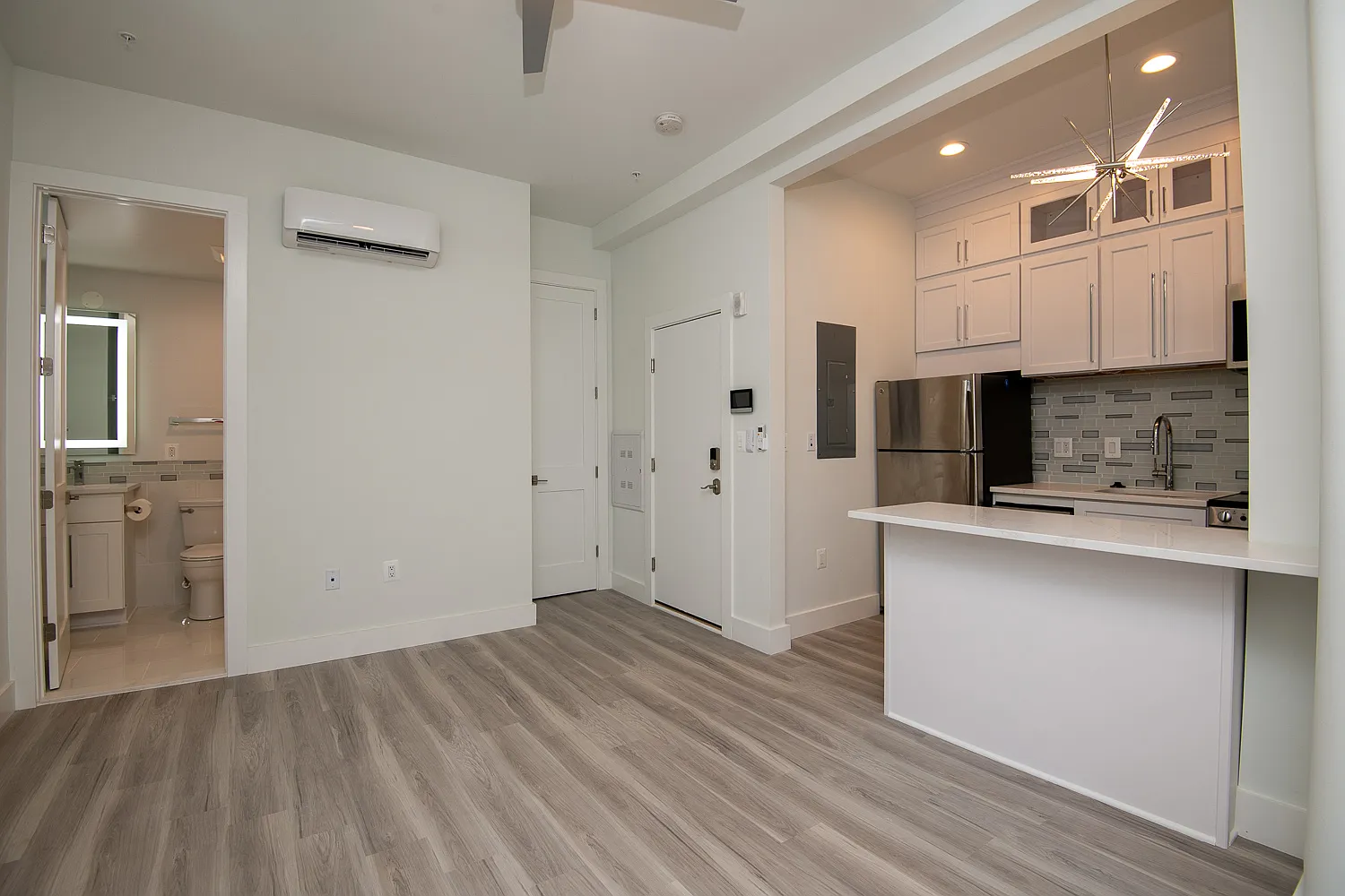 Unit 201 — Photo 3