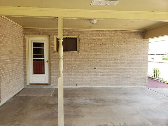 3rd image of 221 Lyles St