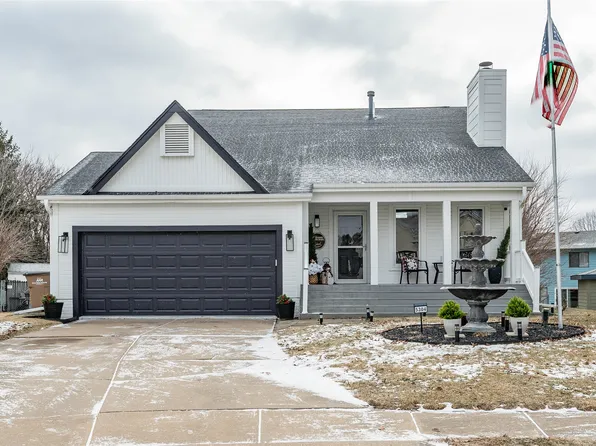 5304 Brookview Dr, West Des Moines, IA 50266