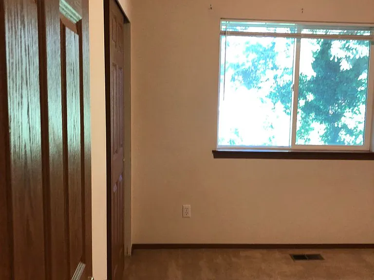 749 SW Regency Dr — Photo 14