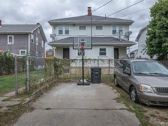 4th image of 22 E Hillcrest Ave