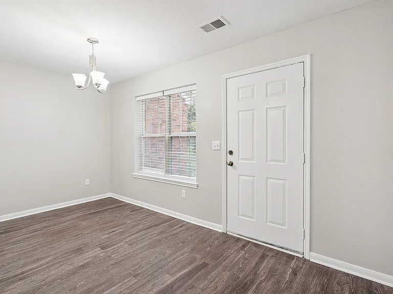 Maple Grove Villas — Photo 8