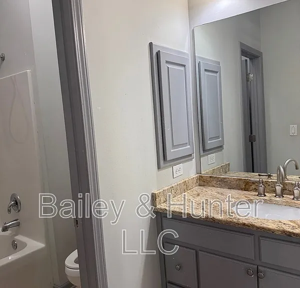 3365 Regent Pl SW — Photo 25