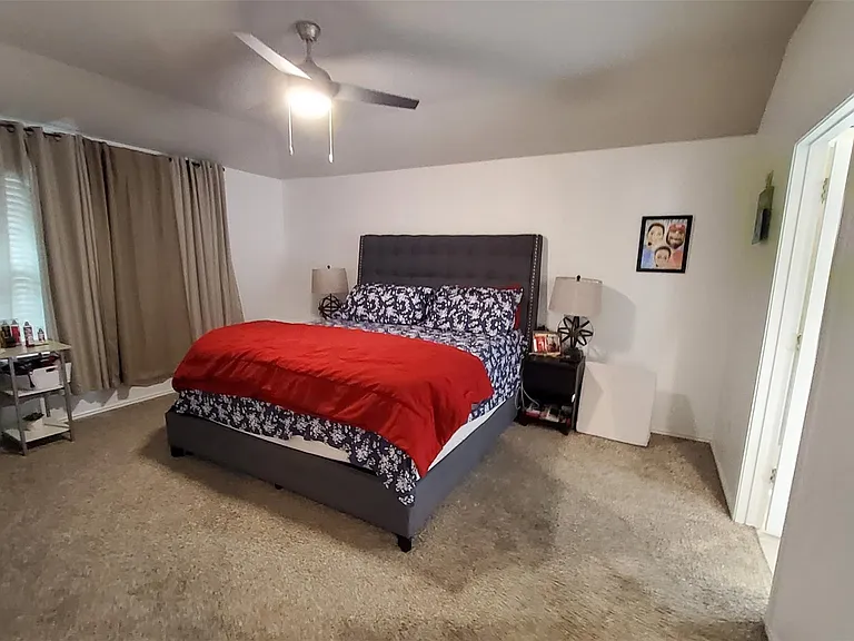 22607 Castello Lakes Dr — Photo 18
