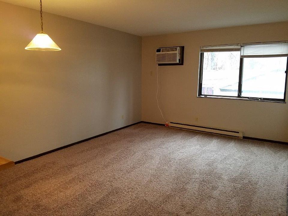 Living Room / Fresh Paint / New Flooring 