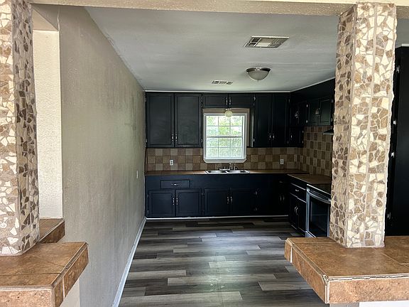 5th image of 2808 Cardinal St