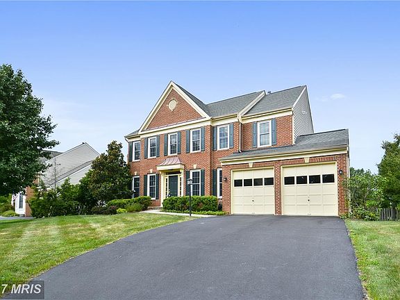 2nd image of 21907 Hyde Park Dr