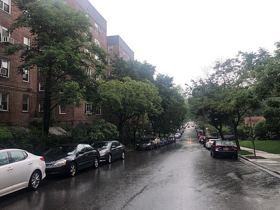 5th image of 3050 Fairfield Ave APT 7D
