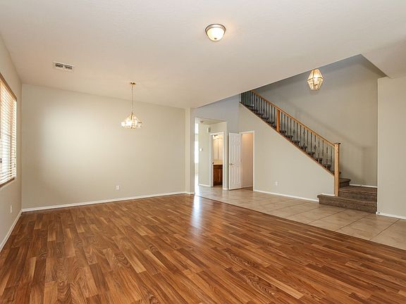 4th image of 2409 W Saint Catherine Ave