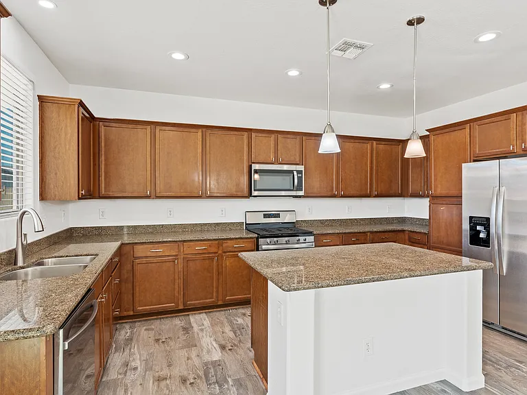 21044 E Cherrywood Dr — Photo 4