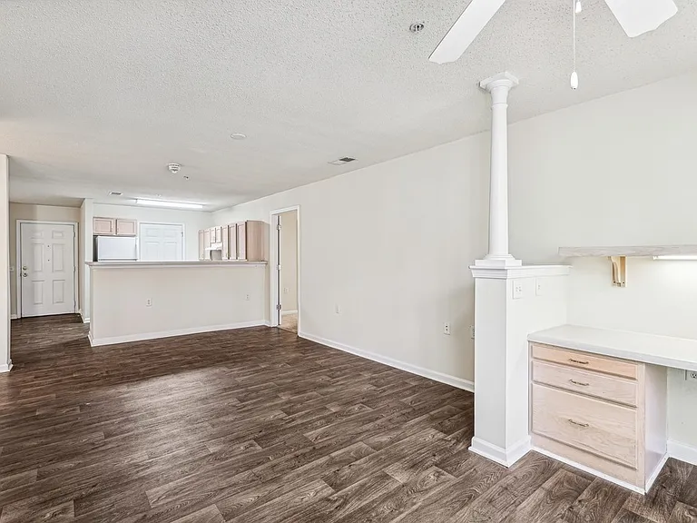 Woodland Crossing Apartment Homes — Photo 6