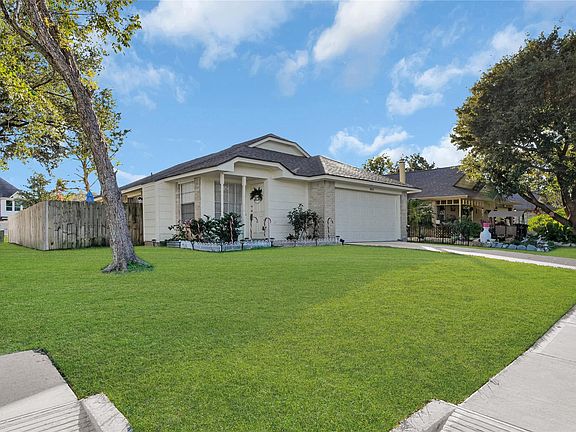 3rd image of 14003 Clear Forest Drive