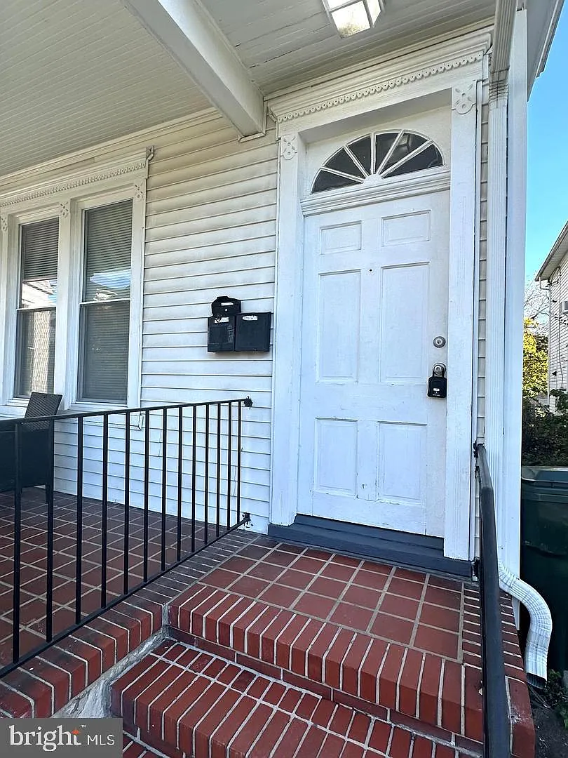 38 Wayside Ave — Photo 2