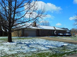 929 E Ridge Dr, Greenfield, IN 46140