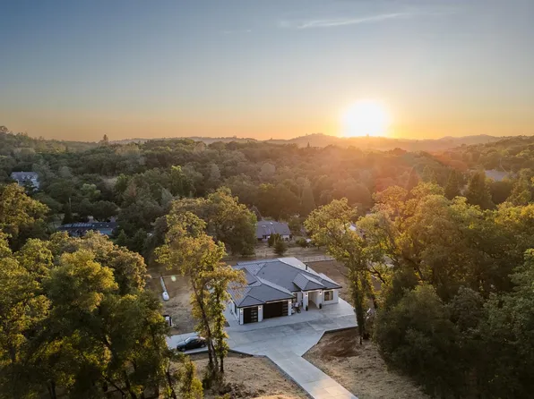 5880 Stanley Dr, Auburn, CA 95602