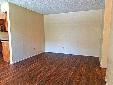 2nd image of 2170 Knoll Crest Dr