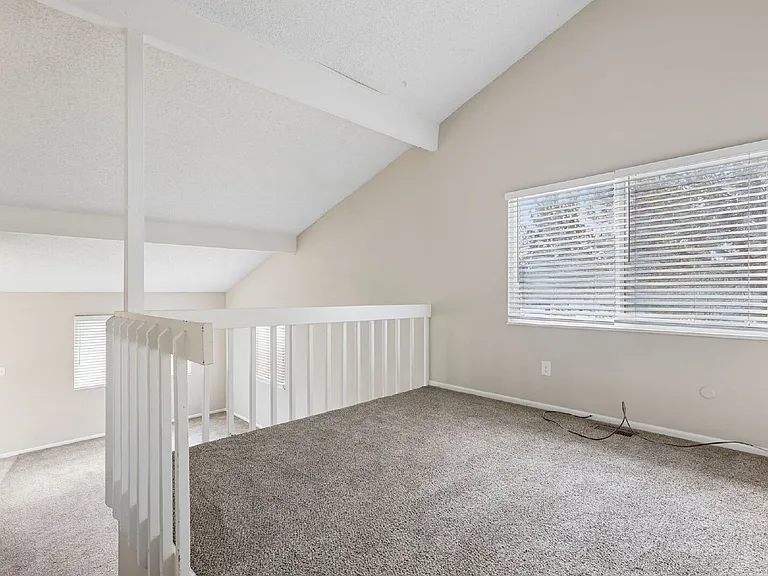 2390 Middleton Ct — Photo 11
