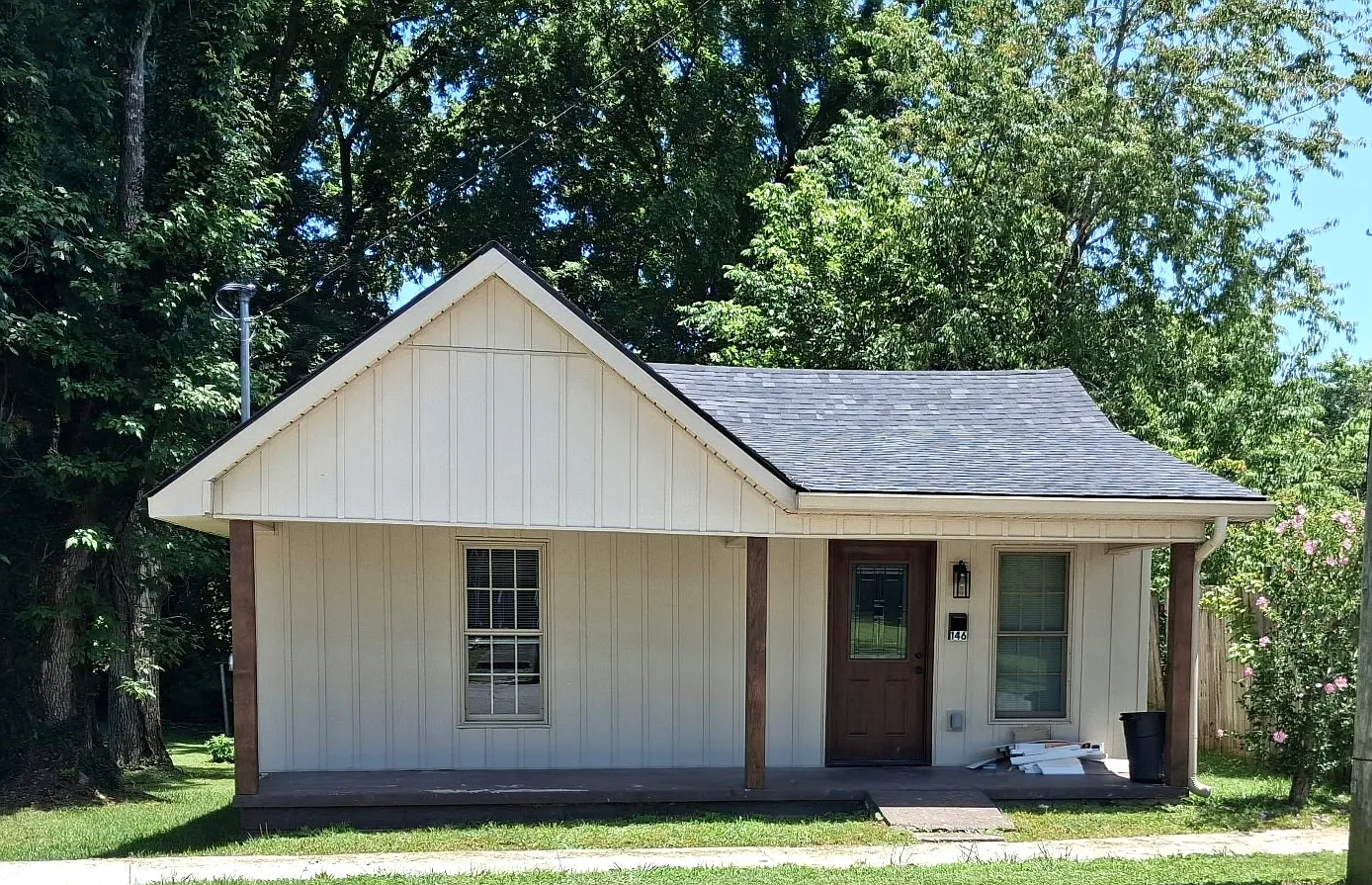2 bed, 806 sqft, $1,000 — Photo 1
