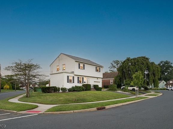 5th image of 2781 Spruce St