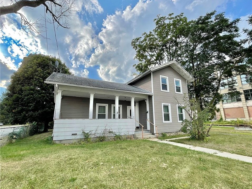 1st image of 100 Harvester Ave