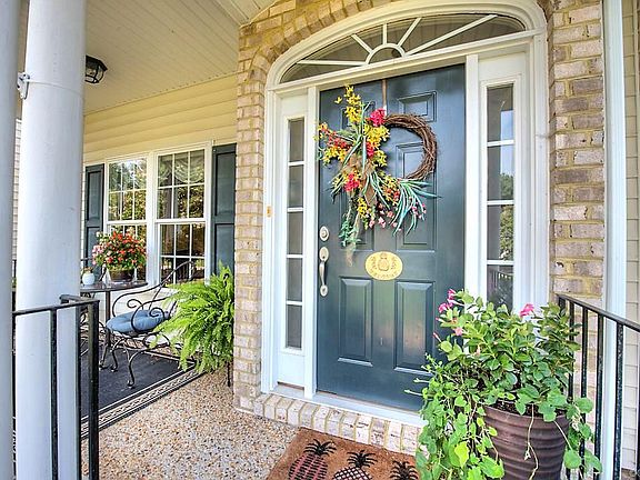 5th image of 109 Indian Rock Ct