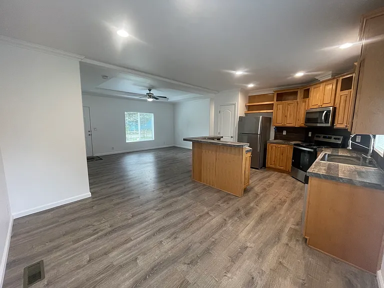 310 E Wood Ln — Photo 13