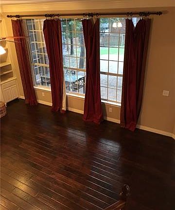 3rd image of 945 Southwood Dr