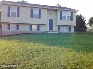 112 Courier Ct, Taneytown, MD 21787