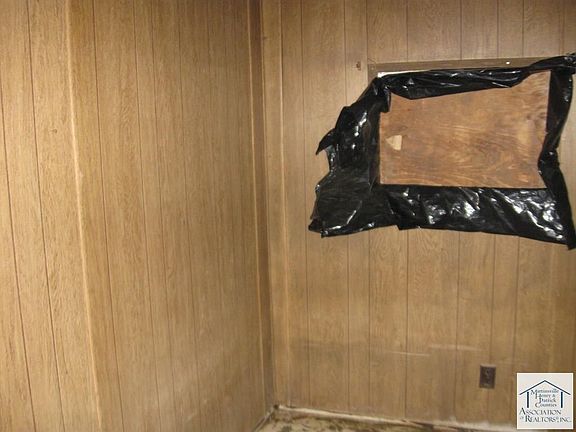 5th image of 180 Blueberry Ln