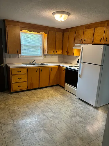 475 Falmouth Rd Photo 1