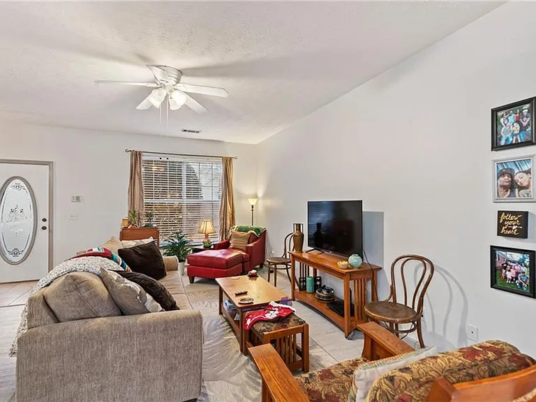 891 Harvard Dr — Photo 6