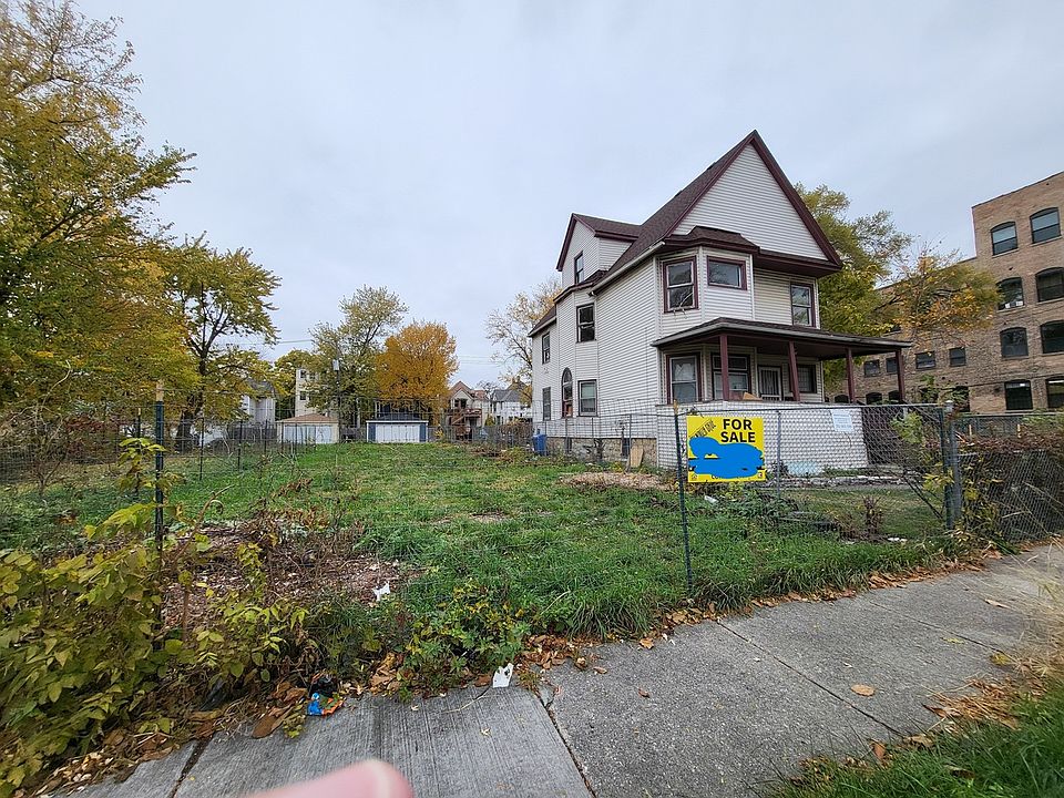 1st image of 332 N Lorel Ave