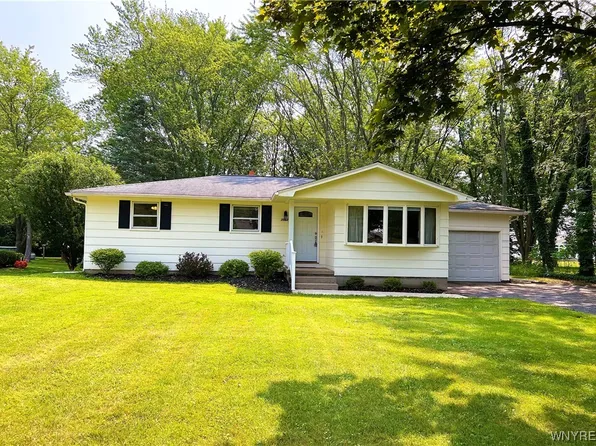 7191 Graydon Dr, North Tonawanda, NY 14120