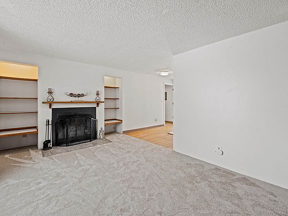 2nd image of 214 Kody Dr
