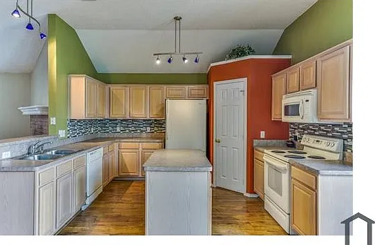 3933 Silver Springs Dr — Photo 10