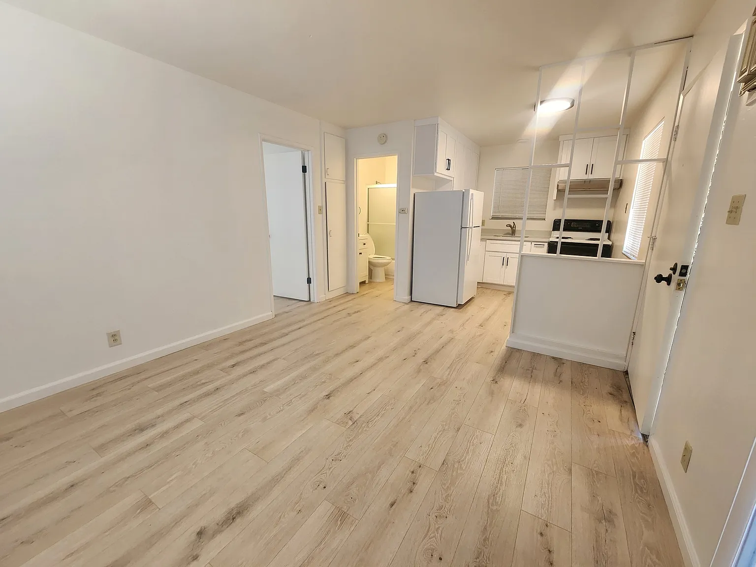 568 Saint John Street — Photo 3