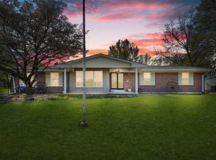 556 Magoffin Rd, Saint Louis, MO 63129