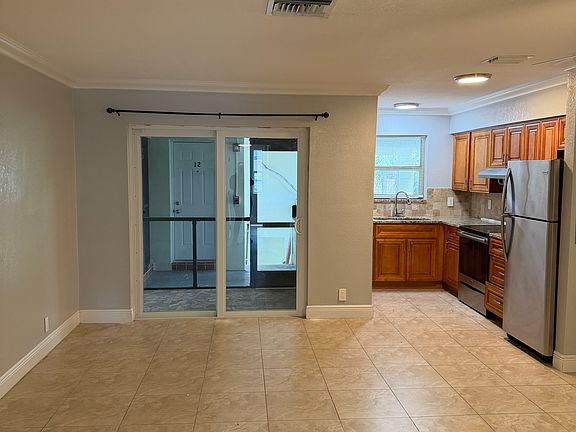 2nd image of 713 NE 8th St APT 10