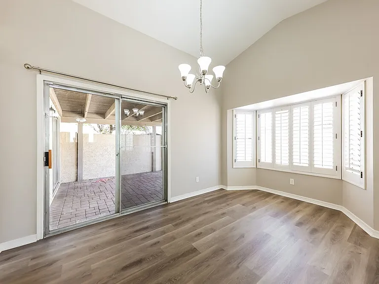 8810 W Grovers Ave — Photo 6